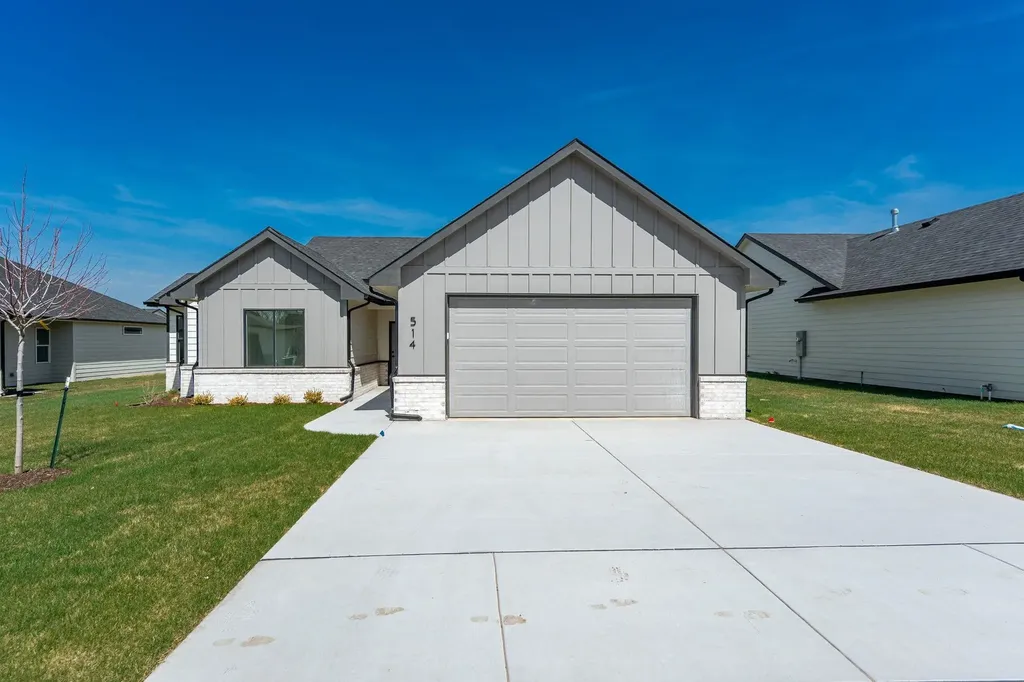 514 E Elmwood Street Park City KS 67147-1124