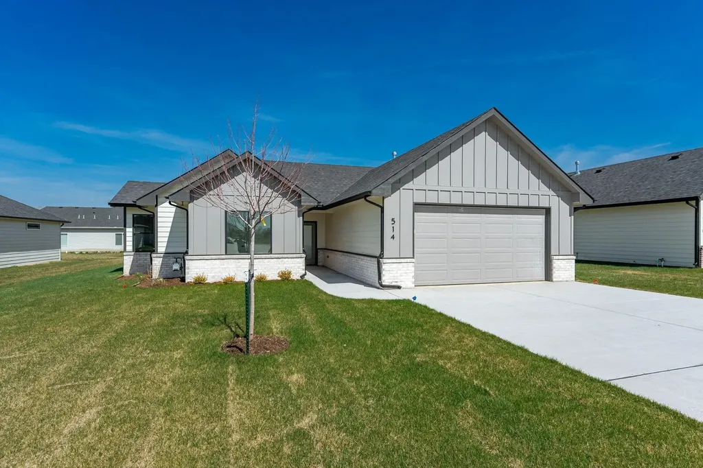 514 E Elmwood Street Park City KS 67147-1124