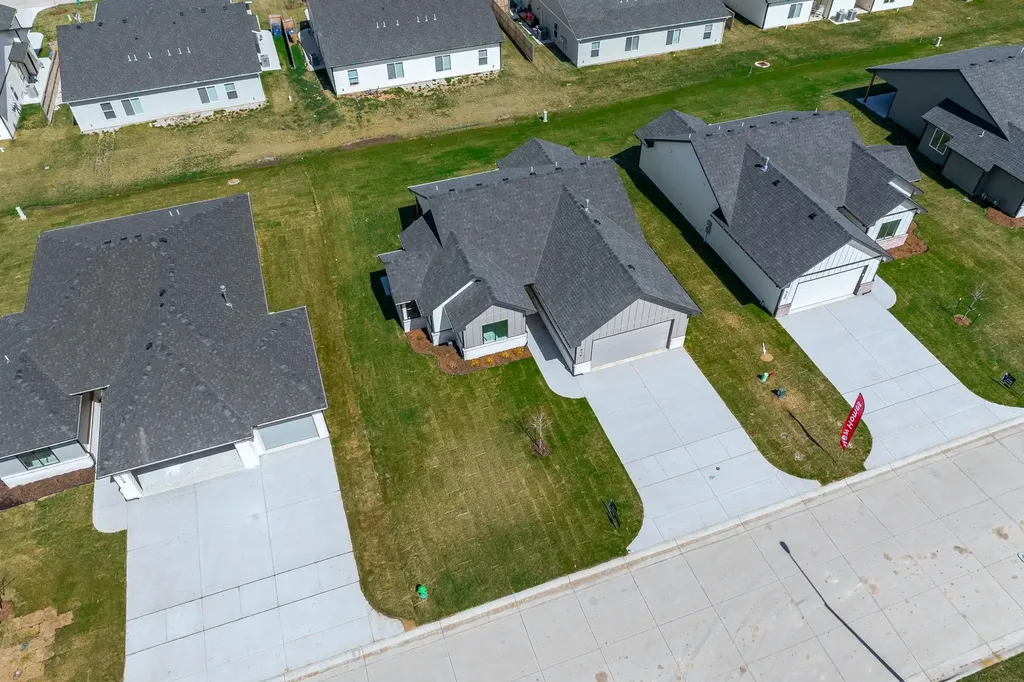514 E Elmwood Street Park City KS 67147-1124
