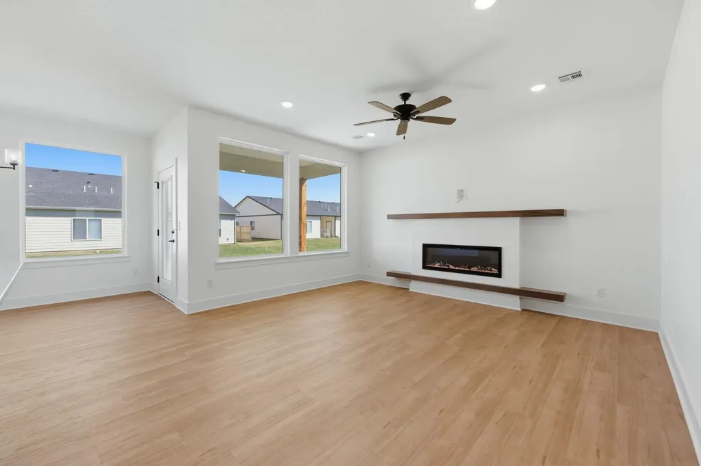 514 E Elmwood Street Park City KS 67147-1124