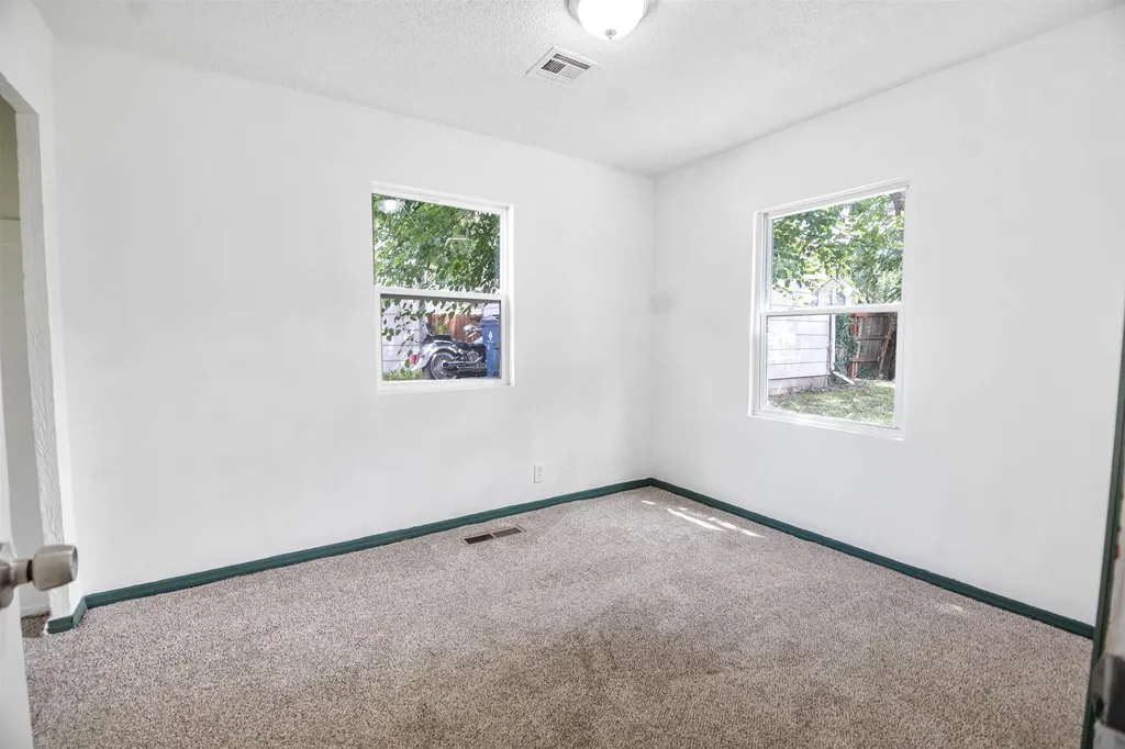 1309 E Charleston Drive Park City KS 67219