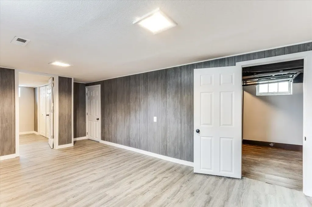 1727 N NE Parkway Wichita KS 67208
