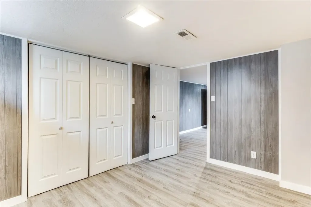 1727 N NE Parkway Wichita KS 67208