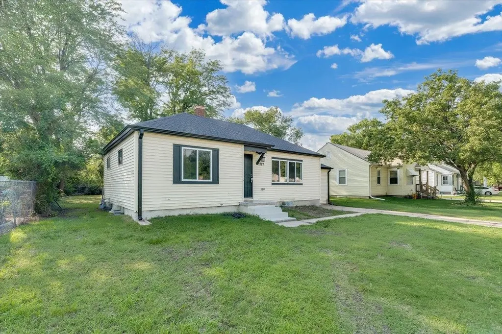 1727 N NE Parkway Wichita KS 67208