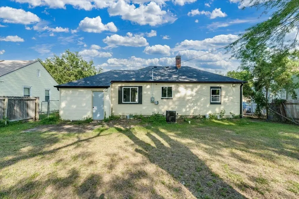 1727 N NE Parkway Wichita KS 67208