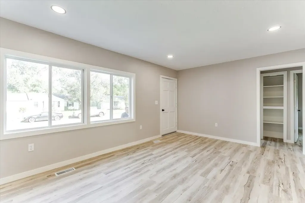 1727 N NE Parkway Wichita KS 67208