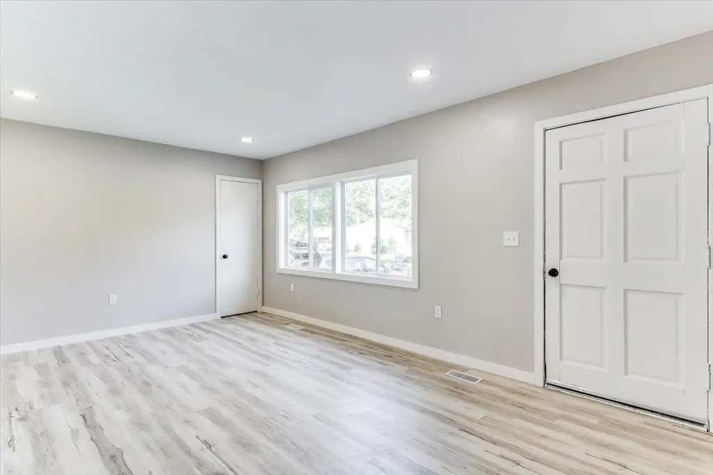 1727 N NE Parkway Wichita KS 67208