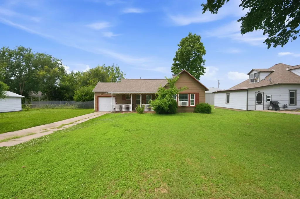 611 N St Nicholas Eureka KS 67045