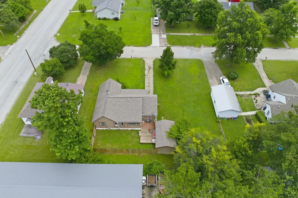 611 N St Nicholas Eureka KS 67045