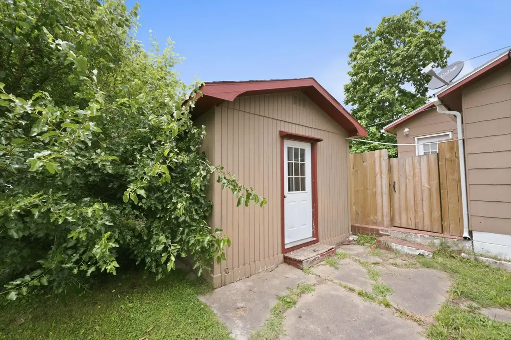 611 N St Nicholas Eureka KS 67045