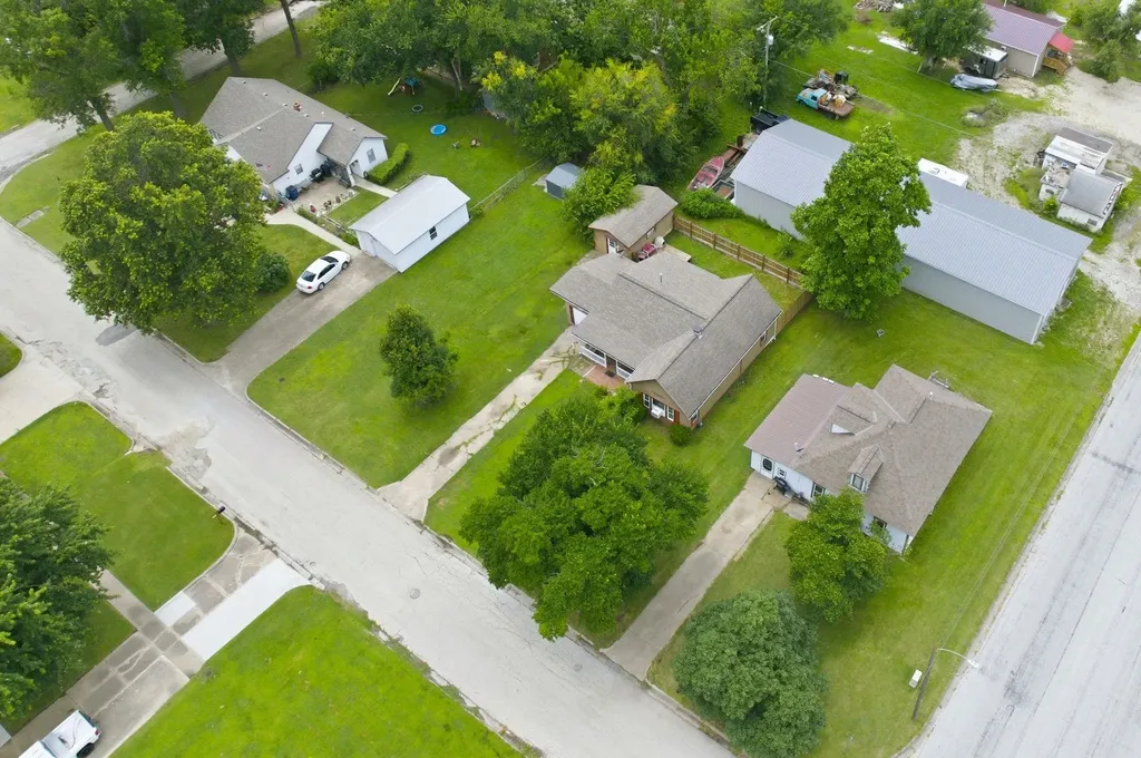 611 N St Nicholas Eureka KS 67045