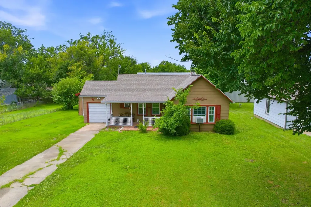 611 N St Nicholas Eureka KS 67045