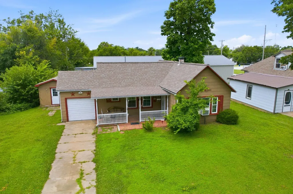 611 N St Nicholas Eureka KS 67045