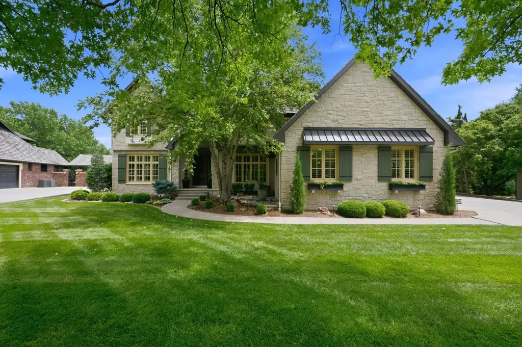 9423 E Cross Creek Street Wichita KS 67206
