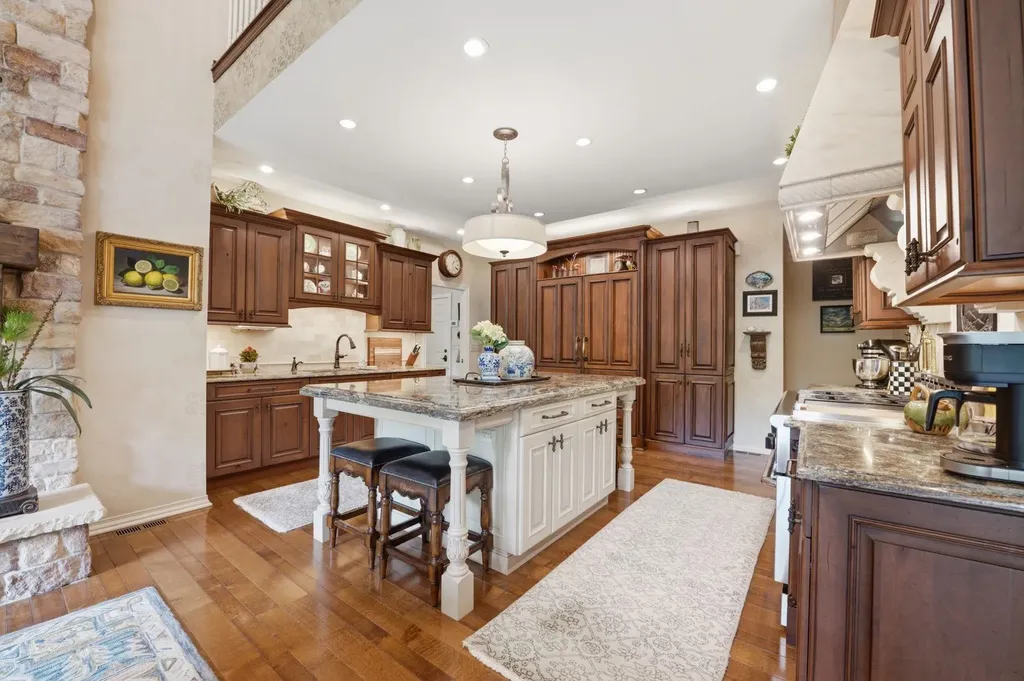 9423 E Cross Creek Street Wichita KS 67206