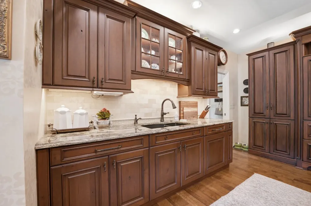 9423 E Cross Creek Street Wichita KS 67206