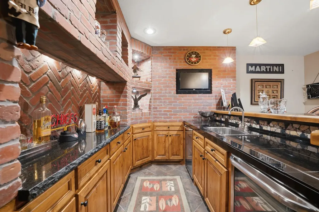 9423 E Cross Creek Street Wichita KS 67206