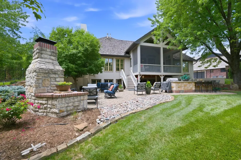 9423 E Cross Creek Street Wichita KS 67206
