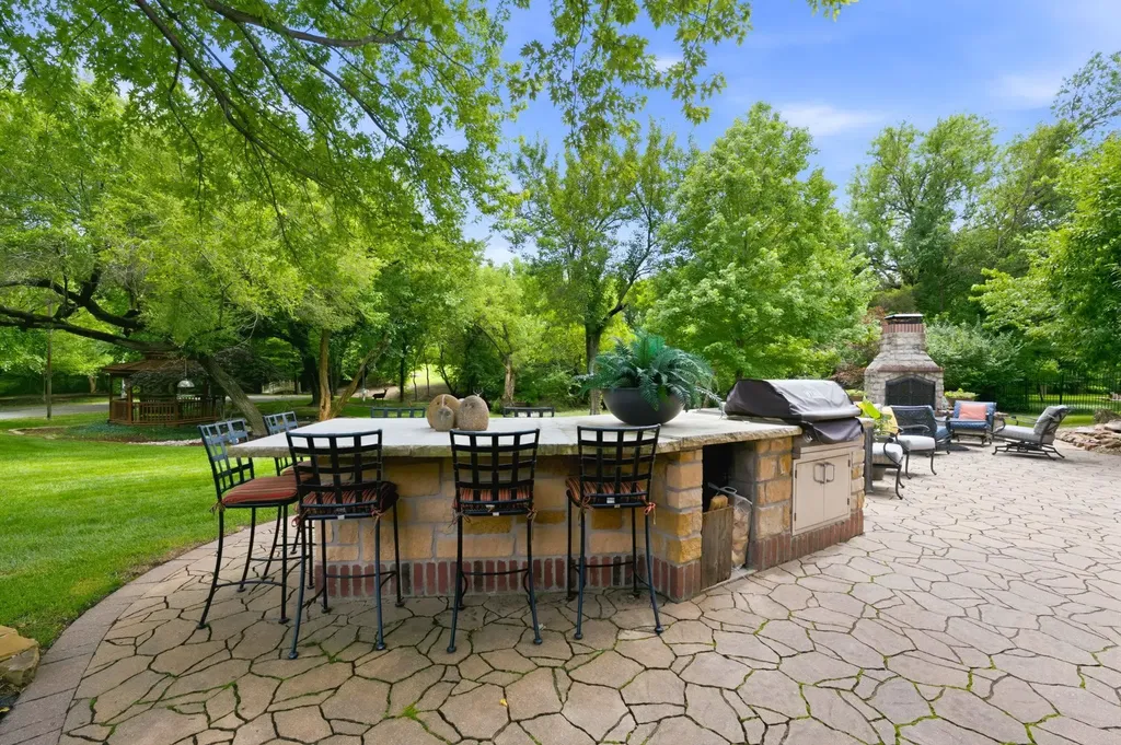 9423 E Cross Creek Street Wichita KS 67206