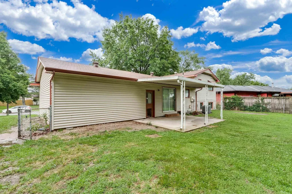 2513 N Bleckley Drive Wichita KS 67220-3019