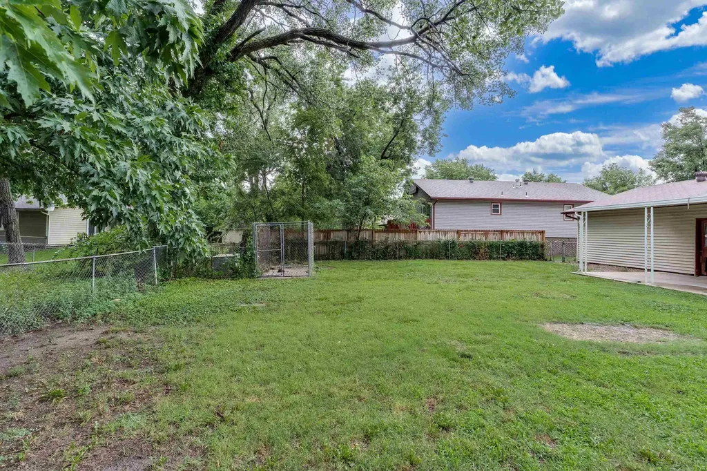 2513 N Bleckley Drive Wichita KS 67220-3019