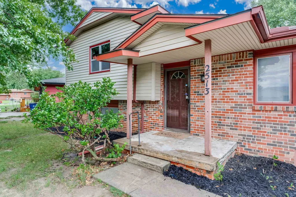 2513 N Bleckley Drive Wichita KS 67220-3019