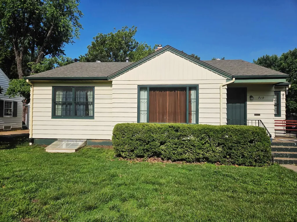 719 N Grandview Street Newton KS 67114