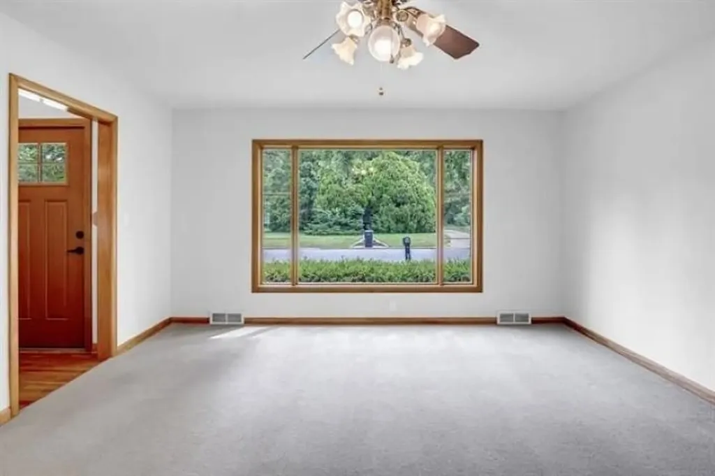 719 N Grandview Street Newton KS 67114