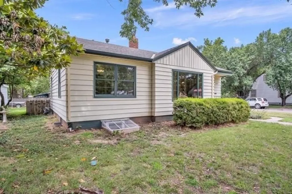 719 N Grandview Street Newton KS 67114