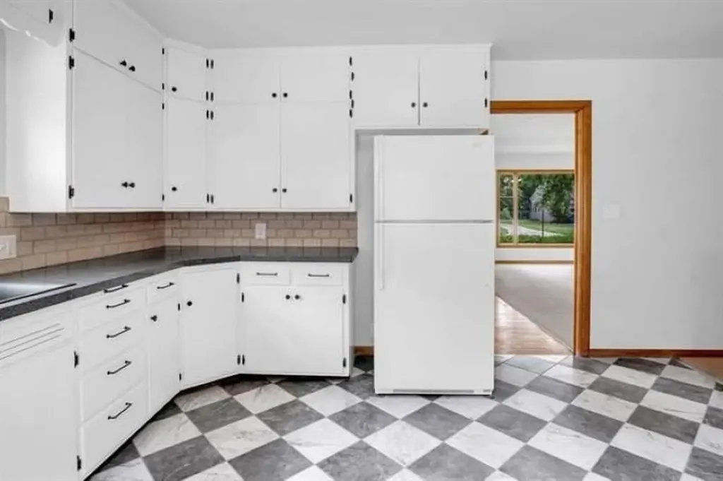 719 N Grandview Street Newton KS 67114
