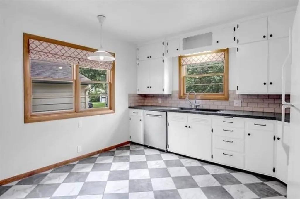 719 N Grandview Street Newton KS 67114