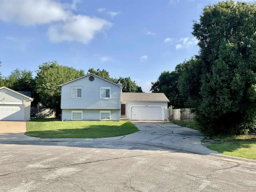 2538 N Old Manor Circle Wichita KS 67220