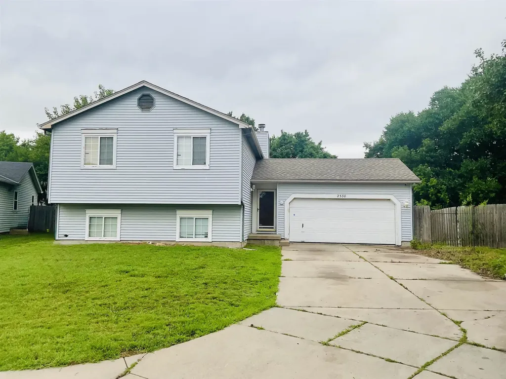 2538 N Old Manor Circle Wichita KS 67220