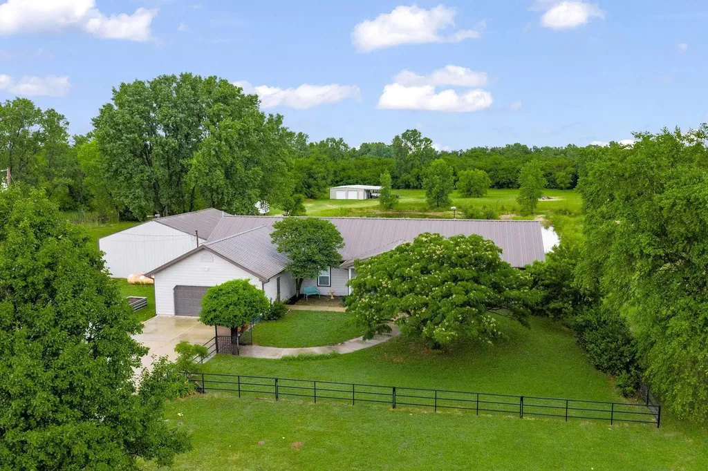1176 E 120th Avenue N Belle Plaine KS 67013