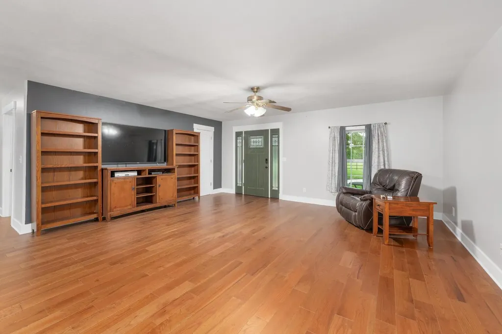 1176 E 120th Avenue N Belle Plaine KS 67013
