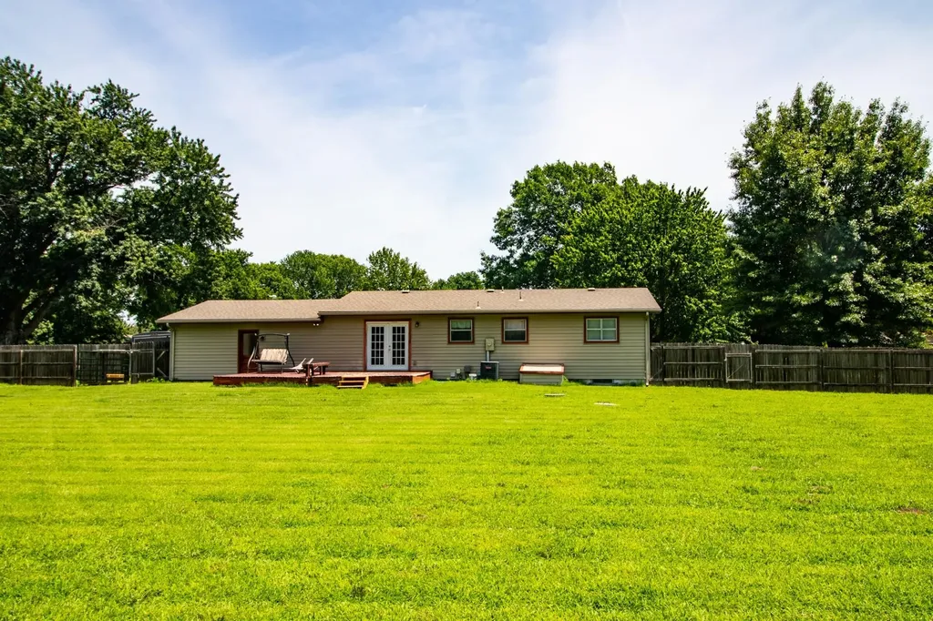 8143 S Hancock Drive Derby KS 67037-3783