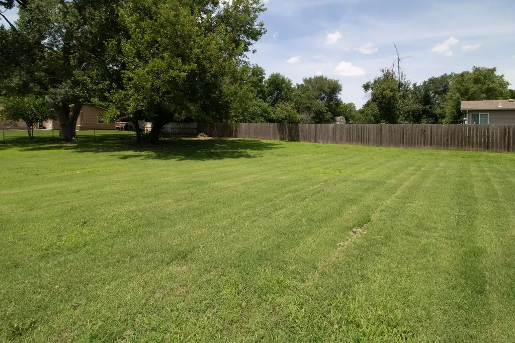 8143 S Hancock Drive Derby KS 67037-3783