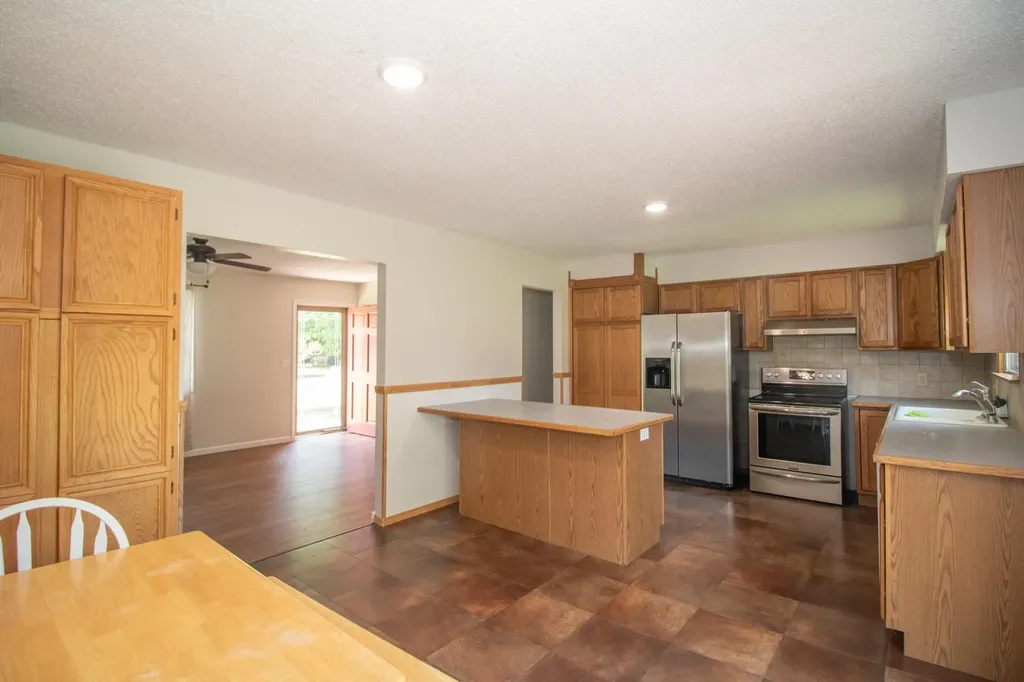 8143 S Hancock Drive Derby KS 67037-3783