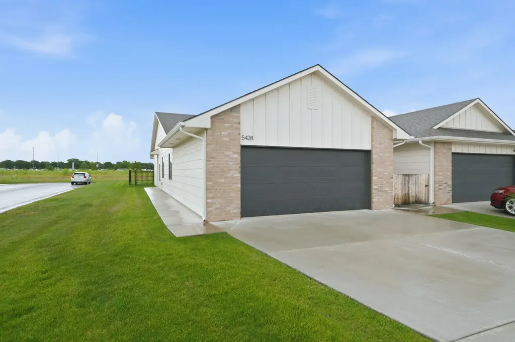 5428 N Sandkey Wichita KS 67204