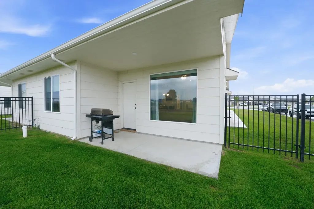 5428 N Sandkey Wichita KS 67204