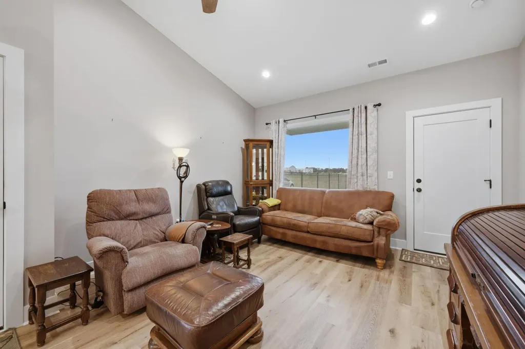 5428 N Sandkey Wichita KS 67204