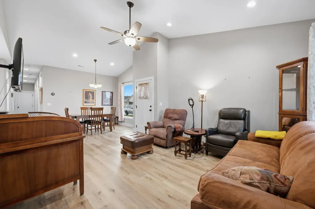 5428 N Sandkey Wichita KS 67204