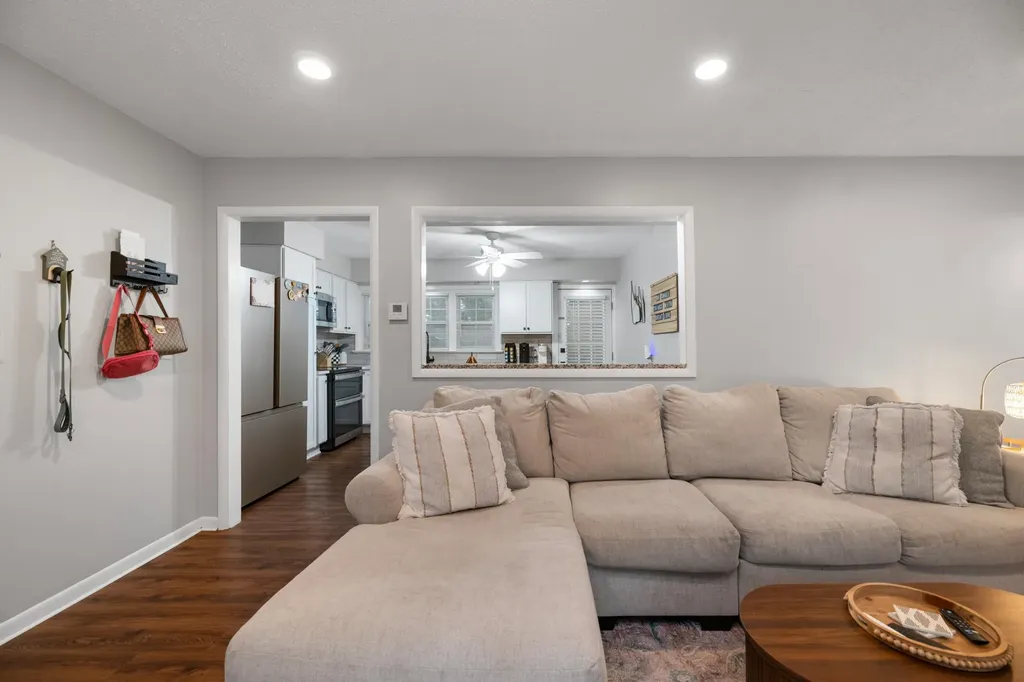 7518 W Galoway Wichita KS 67212