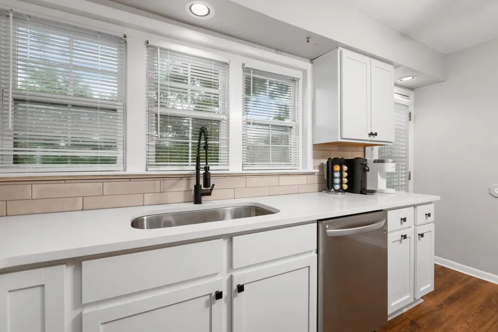 7518 W Galoway Wichita KS 67212