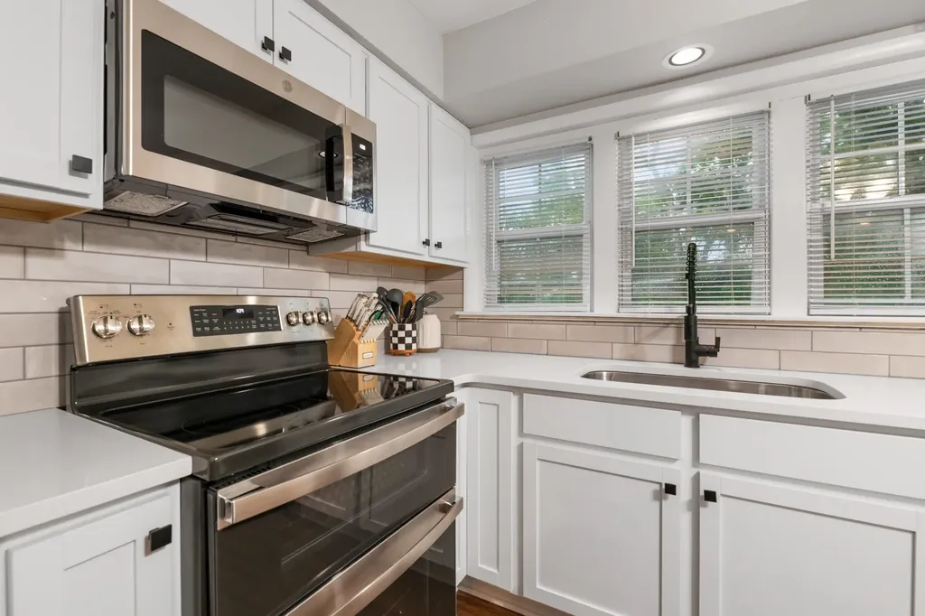7518 W Galoway Wichita KS 67212