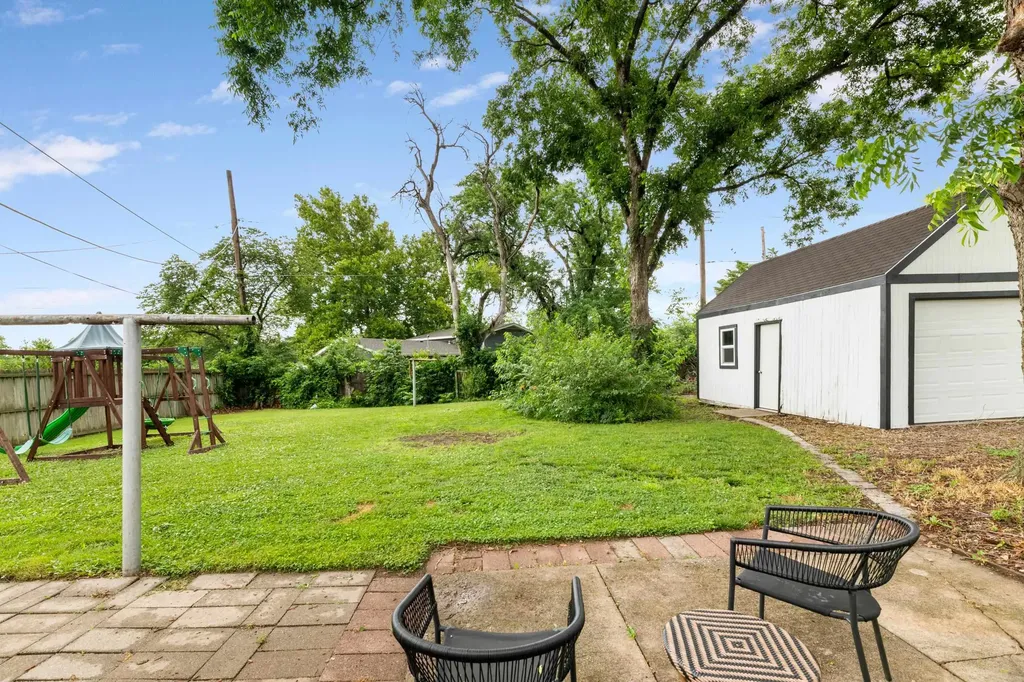 7518 W Galoway Wichita KS 67212
