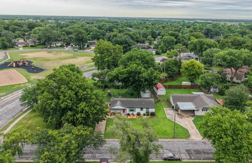 7518 W Galoway Wichita KS 67212