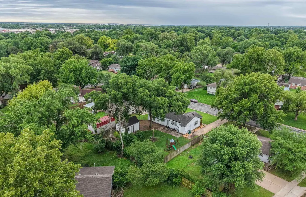 7518 W Galoway Wichita KS 67212