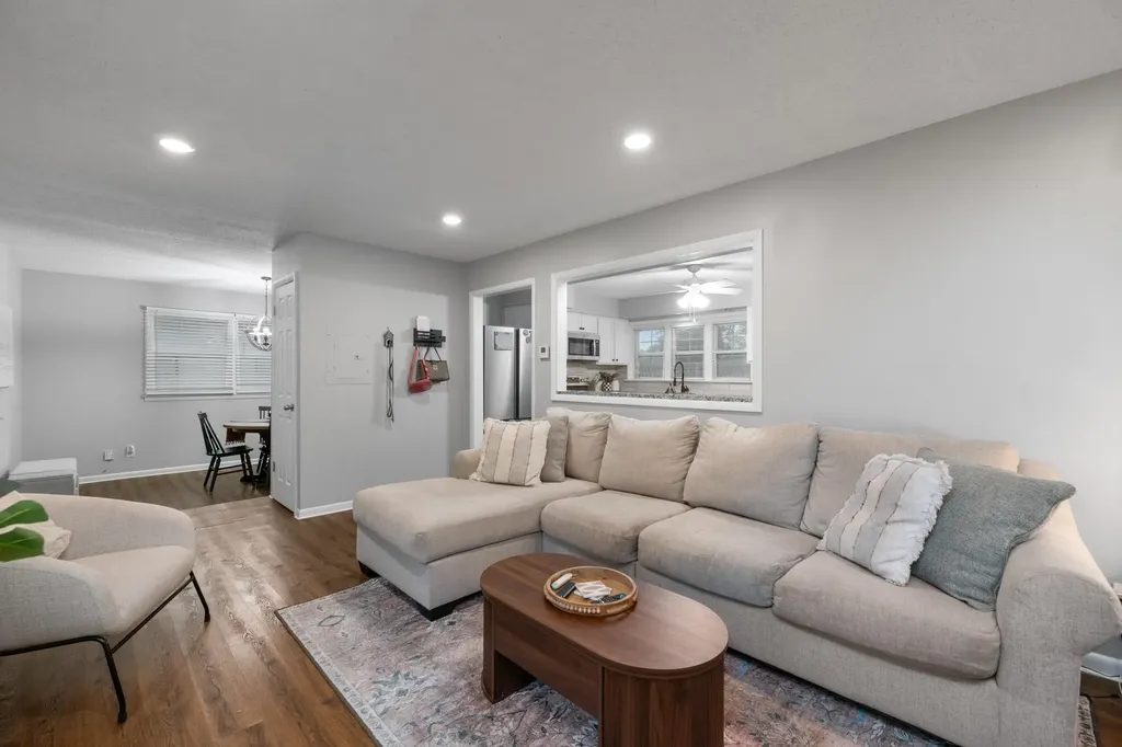 7518 W Galoway Wichita KS 67212