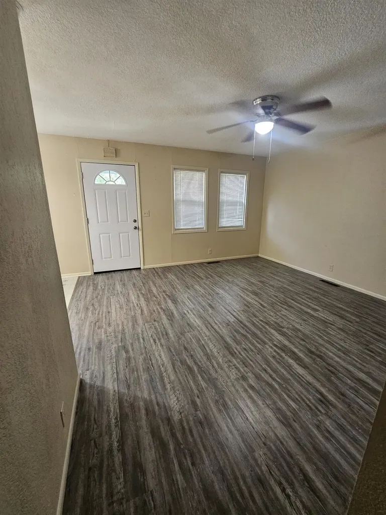 926 Money Avenue Augusta KS 67010